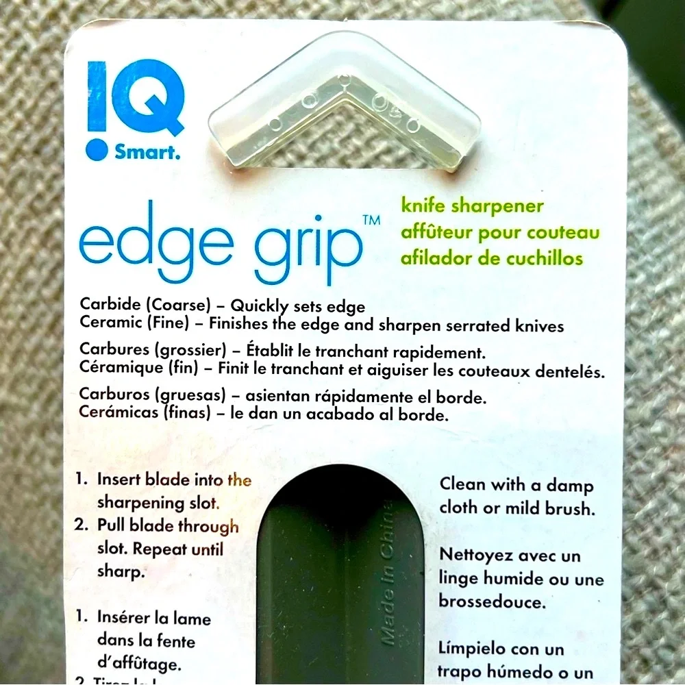 KitchenIQ Compact Knife Sharpener Edge Grip  Kitchen Tool NWT